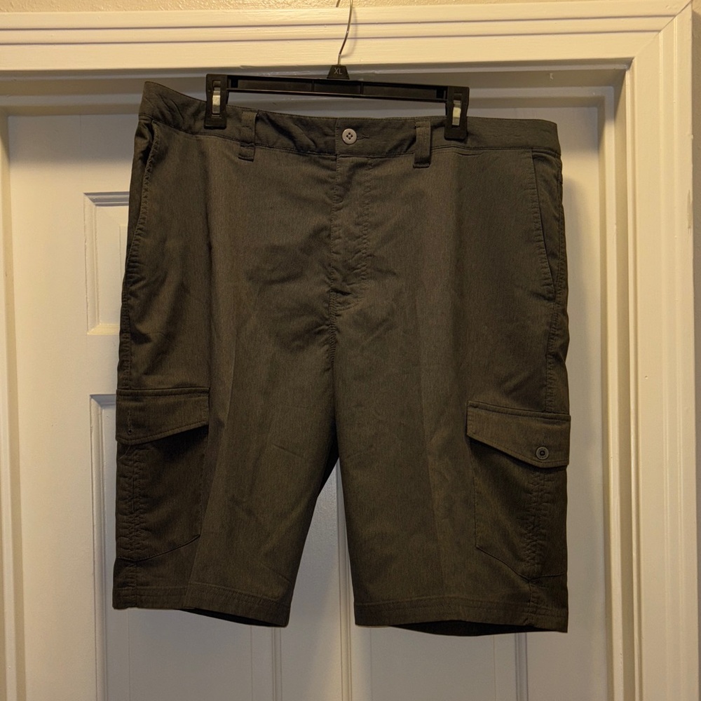 Source Unknown Men's Cargo Shorts - Dark Olive